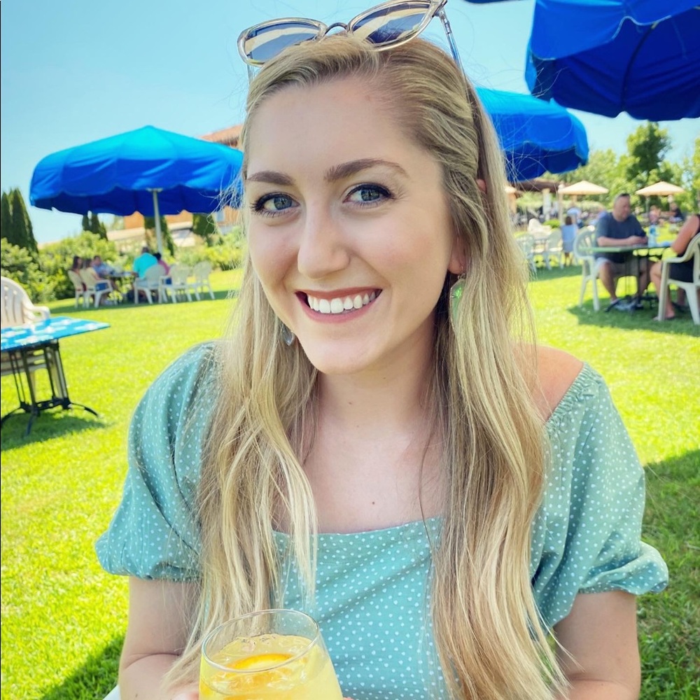 Meet your Posher, Natalie